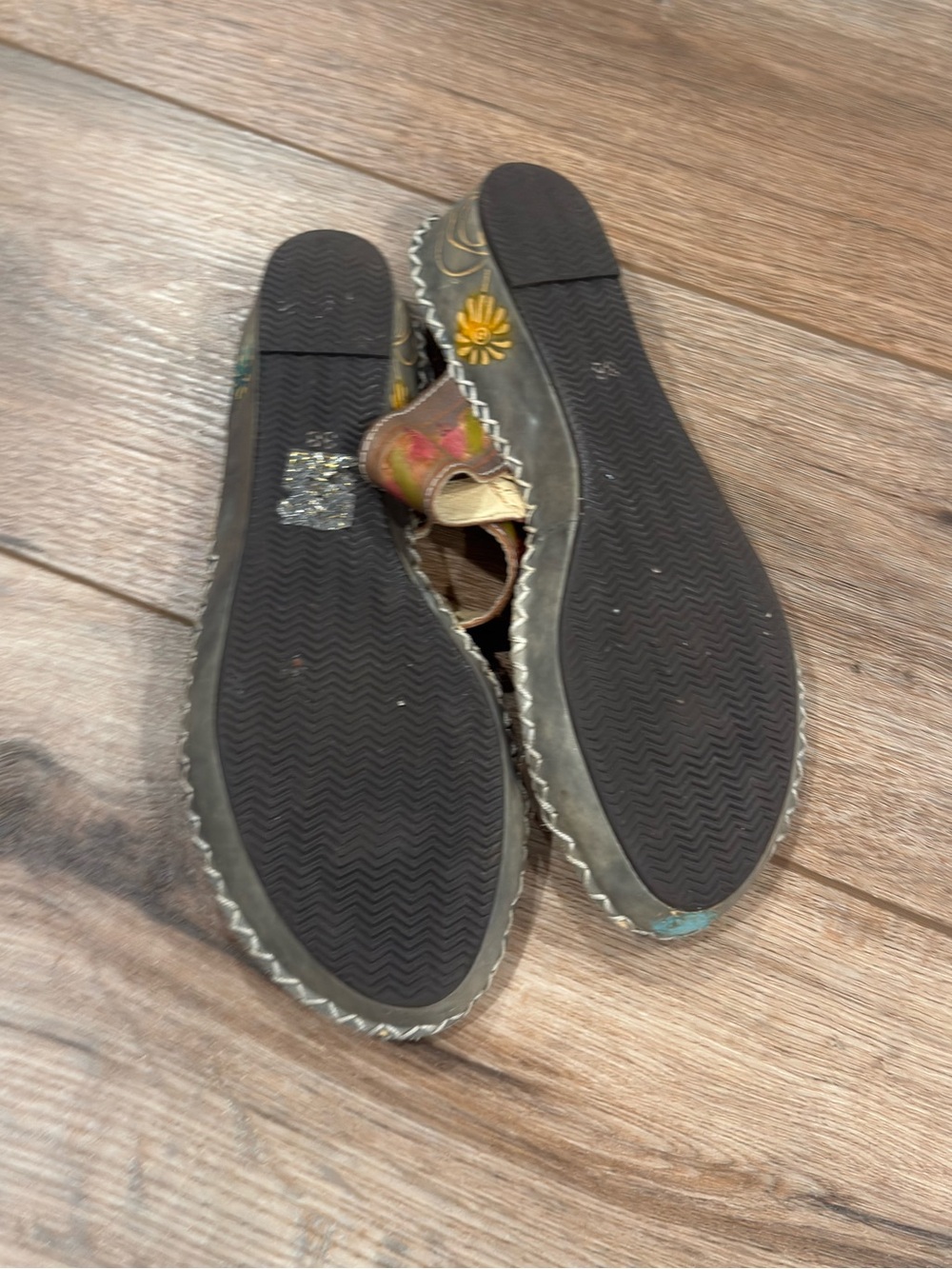 SPRING STEP L’Artiste Gray Leather Boho Chic Jeweled Flower Sandals | Size 7.5 - Picture 4 of 6
